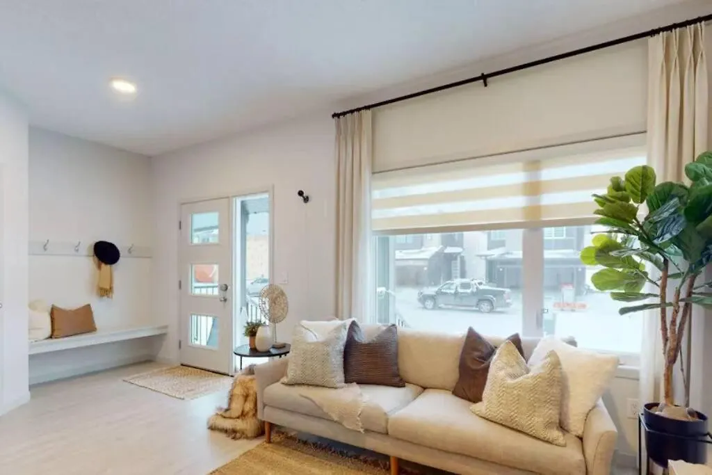 Apartment Exquisite 3Bedroom Home, 16M To Wem & 25M To Yeg Edmonton